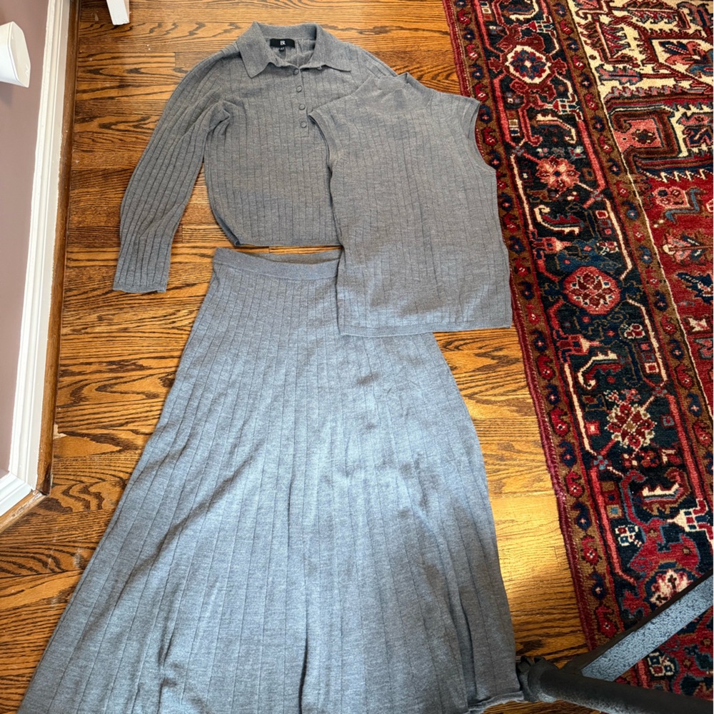 3-piece wool set from Banana Republic size S